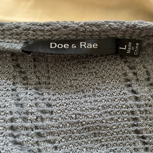 Doe & Rae | Gray Bell Sleeve Sweater Large - Picture 5 of 7
